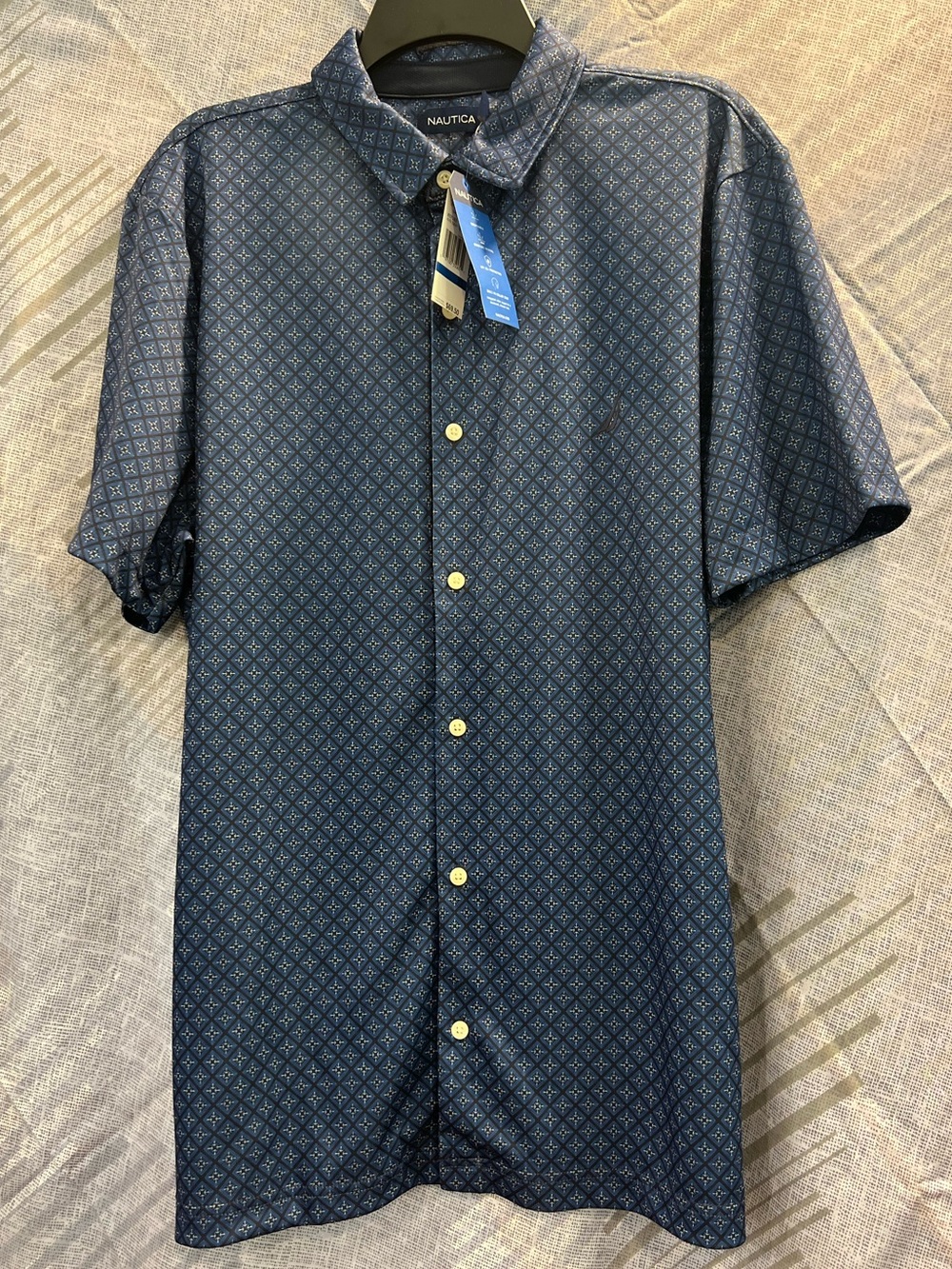 BNWT Nautica Men's Navy Blue Short-Sleeve Button-Down Shirt
